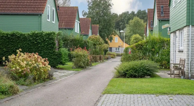 Коттедж Holiday Home in Quiet Park With Garden