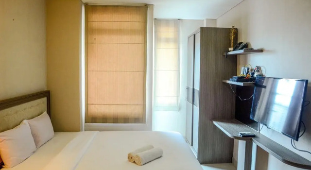 Prime Location Studio Apartment at Elpis Residence near Ancol, Prenota Appartamento Sawah 