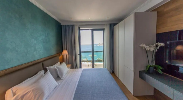 Двухместный номер Deluxe с балконом и с видом на море Hotel Saranda Butrinti, Affiliated by Meliá