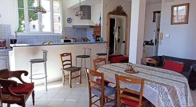 Maison de 3 chambres avec vue sur la ville jardin clos et wifi a Nice, Забронировать Отель Отели Ниццы с парковкой, Парковка