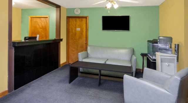 Super 8 Stevensville, Book Hotel Hoteller i Stevensville med pool, Swimmingpool