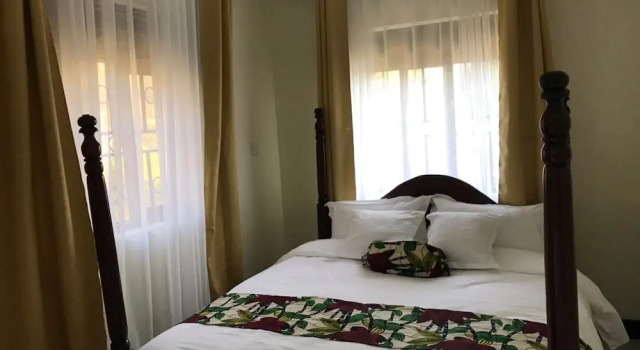The Fortuna Hotel and Cafe, Đặt Khách sạn Khách sạn 3 sao ở Kabale, 3*