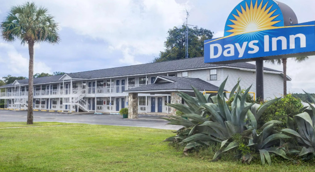 Четырёхместный номер Standard Days Inn by Wyndham Madison