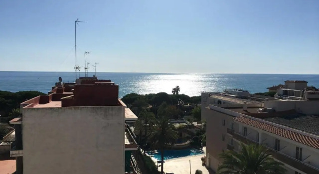 Апартаменты Sunshine apartment with great sea view and terrace in Malgrat de Mar