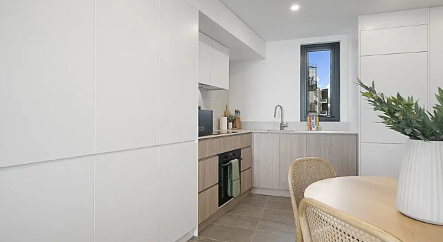 Bright 1-bedroom Escape With Private BBQ, Book Apartment Perth CBD Perth