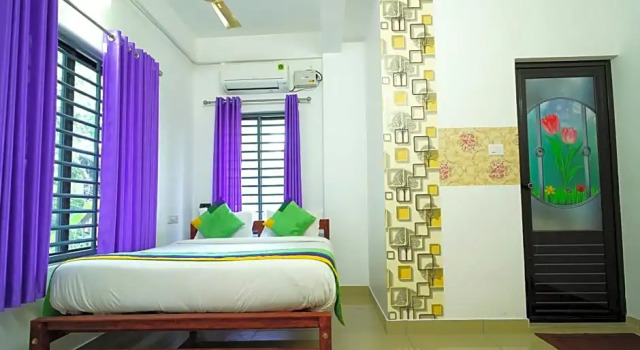Номер Deluxe Nirupama,Hotel Aluva 700 Mtr From Aluva Railway Station
