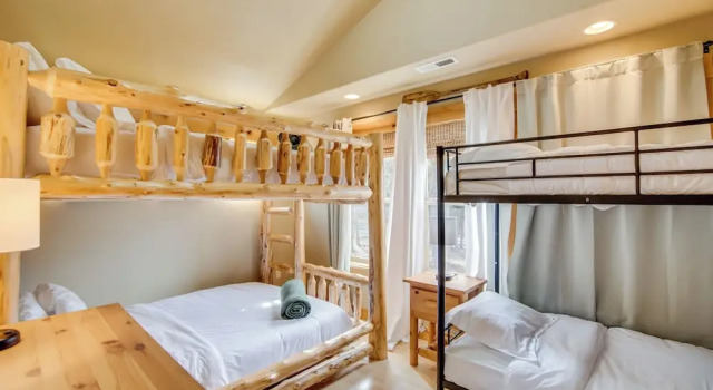 Коттедж с 3 комнатами Cle Elum Cabin Rental Near Suncadia Resort!
