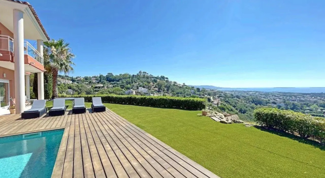 Villa vue mer Mandelieu by ESTATESCANNES