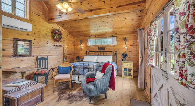 Cabins Out Back-nest, Забронировать Дом для отпуска Коттеджи Texas Wine Country, Коттедж