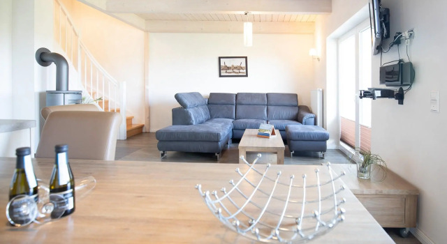 Exclusively furnished 5-star holiday home near the beach.