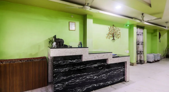 OYO 27675 Hotel Am Palace, Réserver Hôtel Nagaon Assam