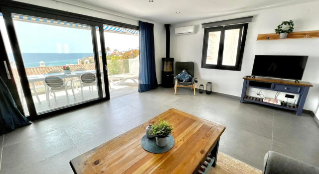 Wonderful House by the sea, Забронировать Отель Нерха Axarquía, рядом с Пляж Карабео