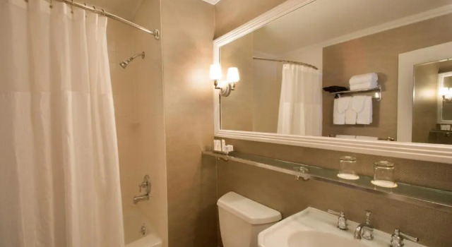 Четырёхместный номер Premier Sentinel Hotel