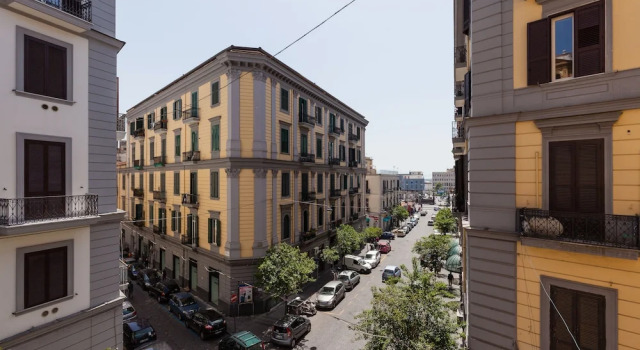 Residenza Duomo 314, Забронировать Отель «постель и завтрак» Отели Неаполя 3 звезды, рядом с Кафедральный собор Неаполя, 3*