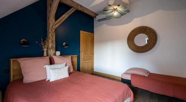 Номер Superior La Grange de Léonie Chambres dhôtes Piscine et Spa Calme et à 5min A71 A20 A85