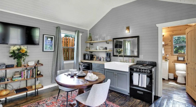 Luxurious & Intimate Cottage in Fred Wine Country!, Reserva ahora Casa o chalet Villas en Albert, Villa