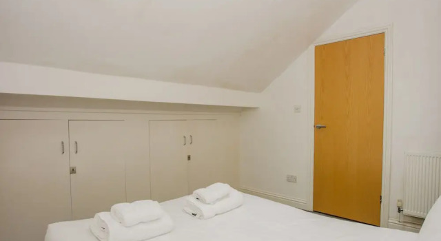 1 Bedroom Flat Sleeps 4 In Hackney