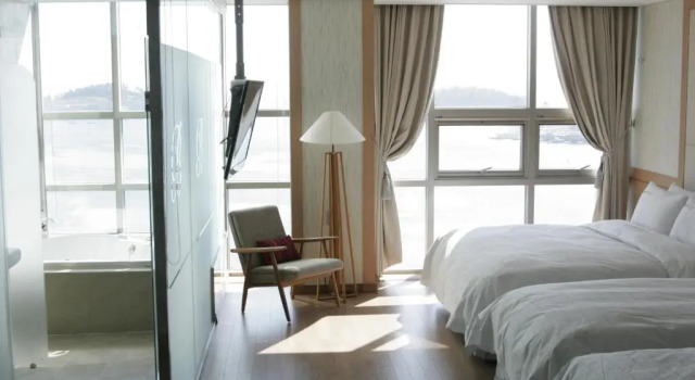 Семейный номер Premier с видом на море Benikea Hotel Yeosu