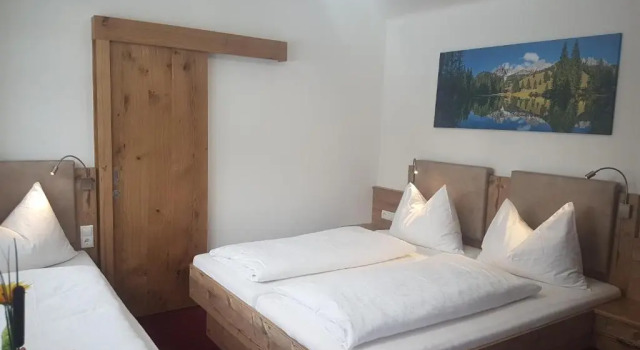 Трёхместный номер Standard с балконом и с видом на горы modern&renovated - Hotelpension Oberauer Wagrain