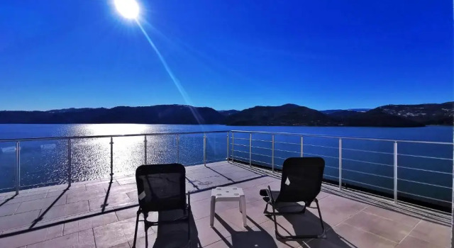 Lakeview-Estate ApartHotel, Book Hotel Hoteller i Kardzhali med pool, Swimmingpool