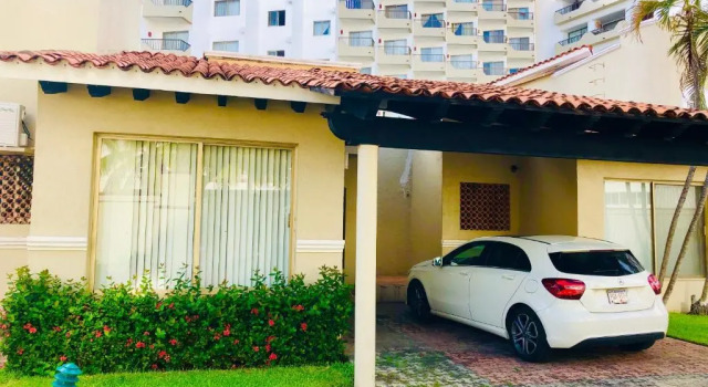 Номер Standard VILLA PARA 5P 4A 1M dentro del Hotel a un lado del Krystal IXTAPA Con Playa WiFi