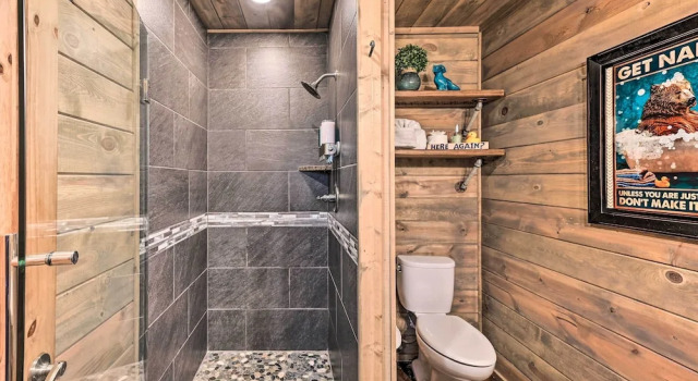 Коттедж Luxe Broken Bow Cabin w/ Tesla Charging Station