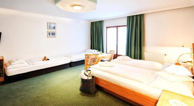 Четырёхместный номер Standard Hotel Theresia