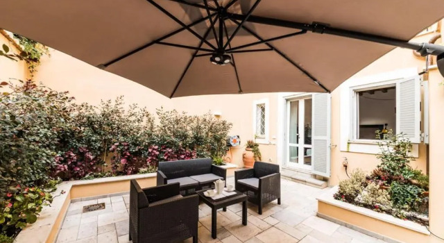 Dolcevita Apartments, Забронировать Апартаменты/квартира Рионе Монти Рим, рядом с Посольство США в Риме