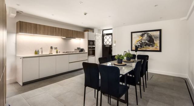 Коттедж 5 Mins Walk to Bond Street Marylebone Townhouse