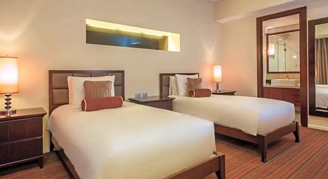 Люкс Executive Joy Nostalg Hotel and Suites Manila Managed by The Ascott Limited