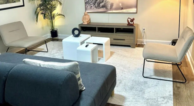 Номер Deluxe Cheerful and Modern
