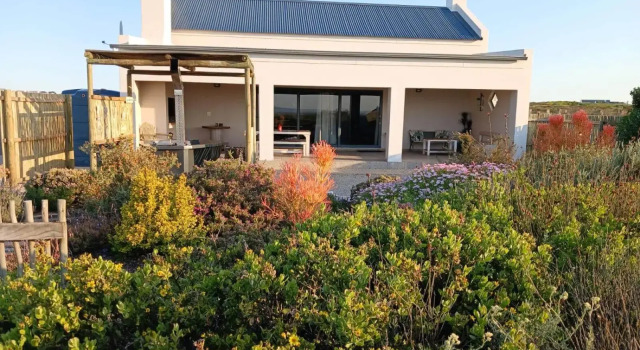 Camelot Cottages, Rezervați Hotel Langebaan Western Cape