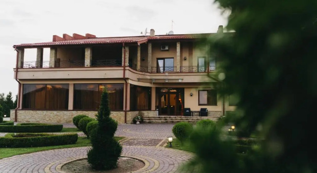 Belveder, Prenota Hotel Hotel a Ivano-Frankovsk con parcheggio, Parcheggio