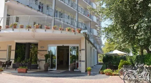 Hotel La Ninfea, Rezervasyon Otel Montesilvano 
