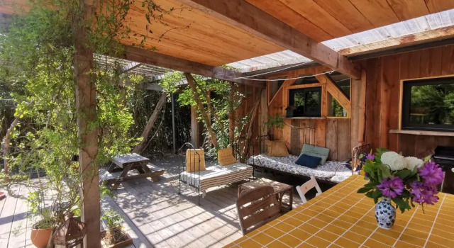 Коттедж Maison bois au coeur de la nature. 2ha de terrain. Etangs