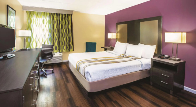 Двухместный номер Standard Spark by Hilton Waldorf