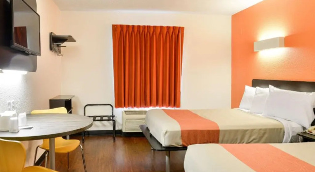 Четырёхместный номер Deluxe Motel 6-Toledo, OH