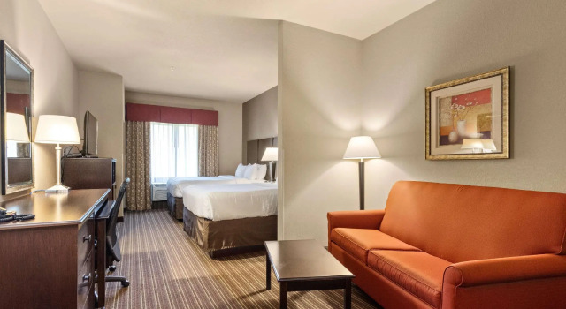 Четырёхместный номер Standard Portland Inn & Suites