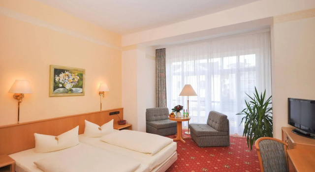 Hotel Binzer Hof, Забронировать Отель Бизнес-отели Остзебад-Бинц, 4* 5*