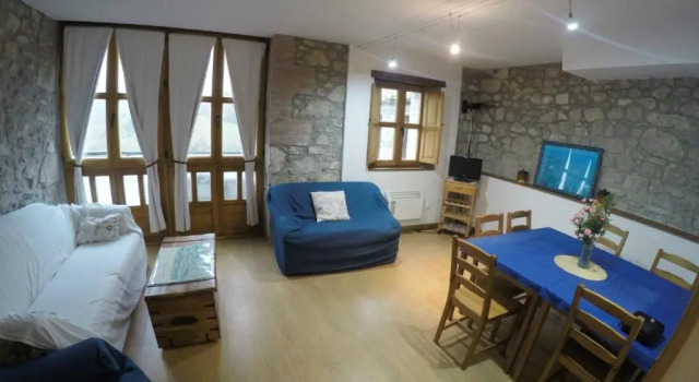 Apartamentos Rurales Vallanu rodeados de naturaleza en Llanes y a 3 kilómetros de las playas, Prenota Appartamento Hotel a Asturie con parcheggio, Parcheggio