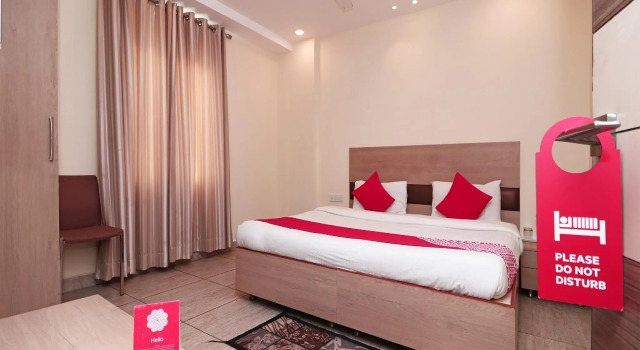 Номер Deluxe OYO 4477 City Square Hotel