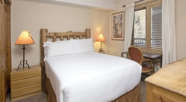 Vantage Point Condo 303, Забронировать Апартаменты/квартира Отели Вейл с парковкой, Парковка