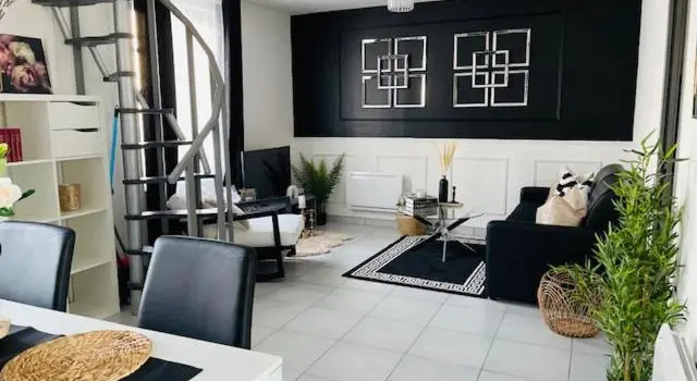 Agréable Maison 2 chambres, parking gratuit, proche centre ville et A10, Rezerwuj Hotel  