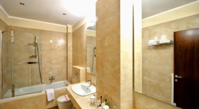 Семейный номер Standard с видом на озеро Enastron View Hotel