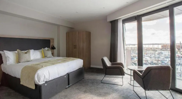 Двухместный номер Deluxe с балконом Tŷ Milford Waterfront