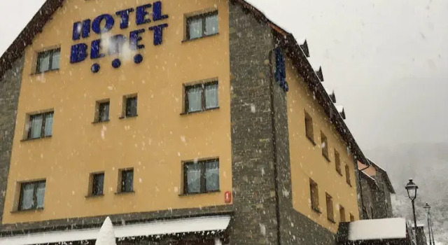 Hotel SNÖ Beret, Забронировать Отель Отели Вьельа Э Михаран 3 звезды, рядом с Церковь Св. Михаила, 3*
