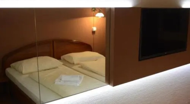 Hotel Minerva, Book Hotel Hoteller i Western Transdanubia med parkering, Parkering
