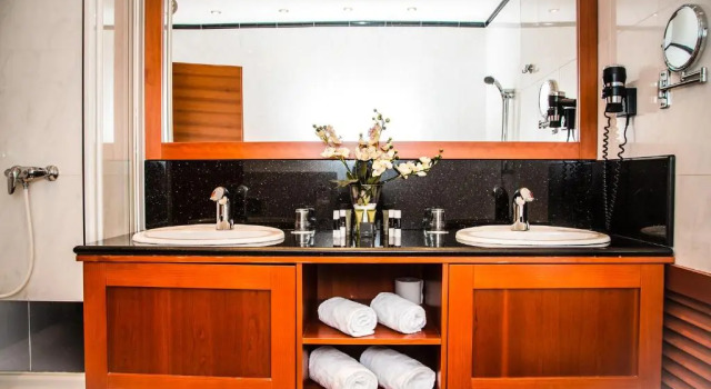 Полулюкс Hotel Corvinus Vienna
