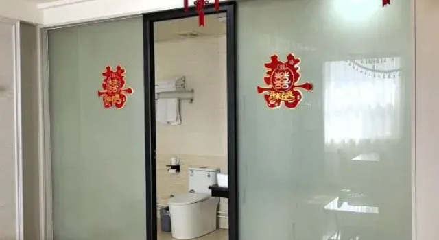 Люкс Linyi Jinjuzi Express Hotel