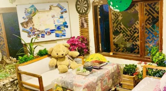 Dongba Hotel Lijiang, Забронировать Отель Лицзян Юньнань, рядом с Улица Сквер-стрит Древнего города Даянь